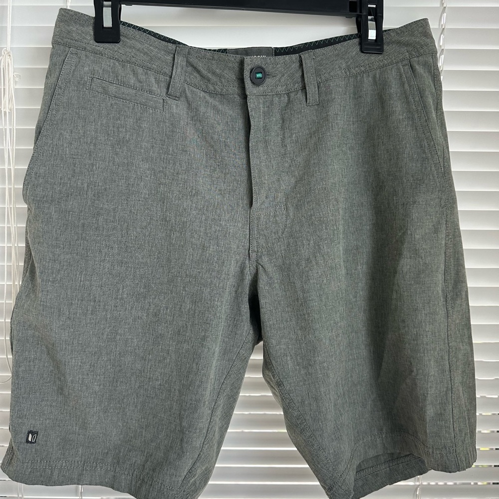 Linksoul Men's Charcoal Flat Front Shorts